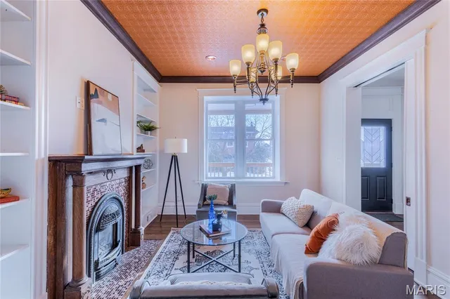 $395,000 | 3971 Juniata Street, St. Louis, MO 63116