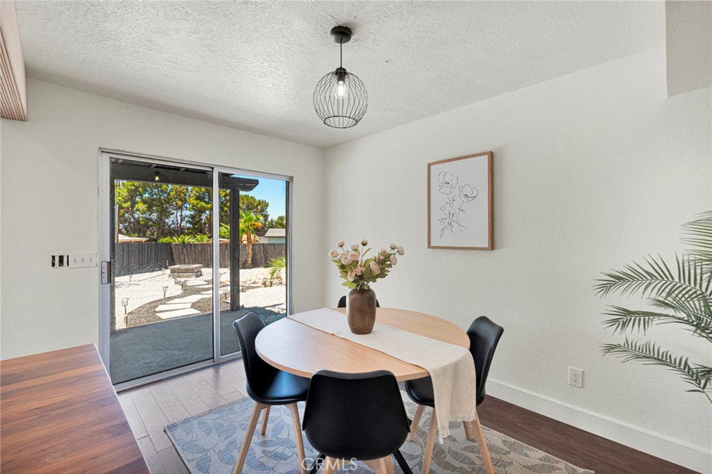 14204 Tehachapi Road Apple Valley, CA 92307 - Photo 17 of 72