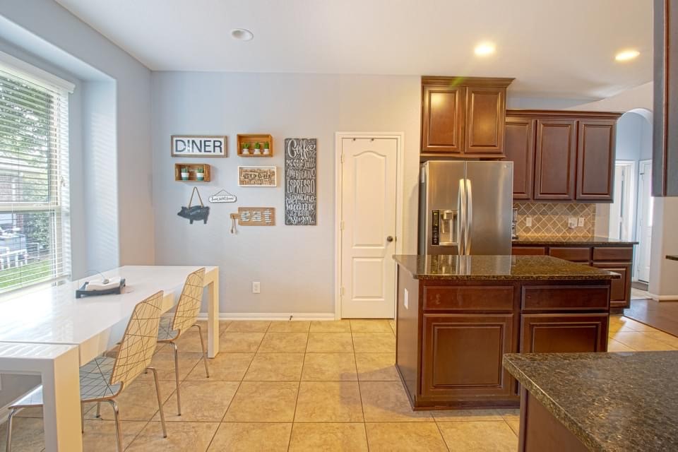99 Sagamore Ridge Place Spring, TX 77389 - Photo 14 of 27 Breakfast area