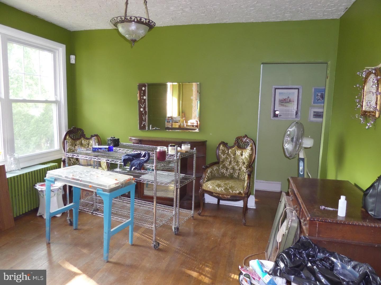 236 Sylvan Avenue Rutledge, PA 19070 - Photo 11 of 24 Living Room