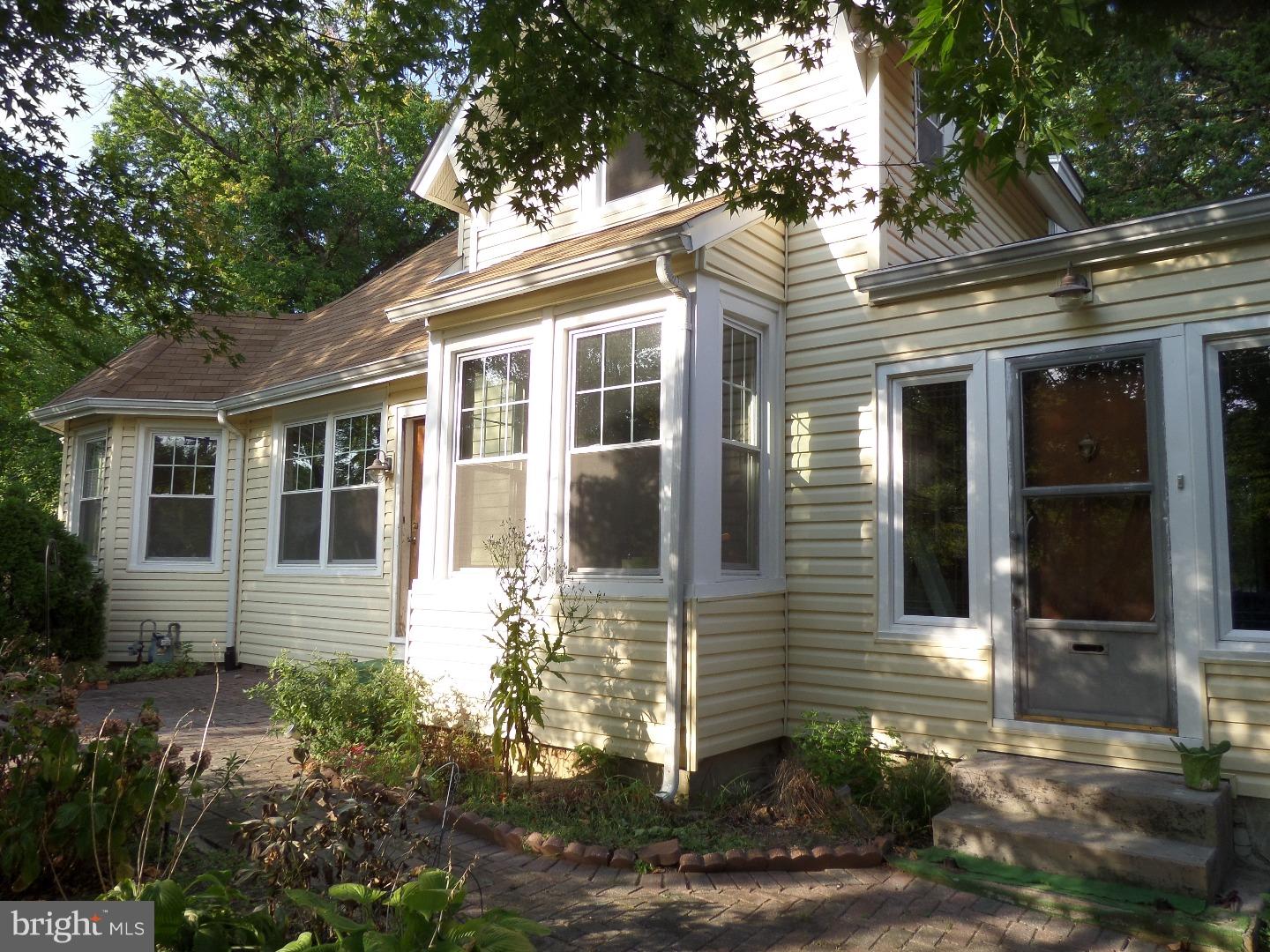 236 Sylvan Avenue Rutledge, PA 19070 - Photo 4 of 24 Exterior Front
