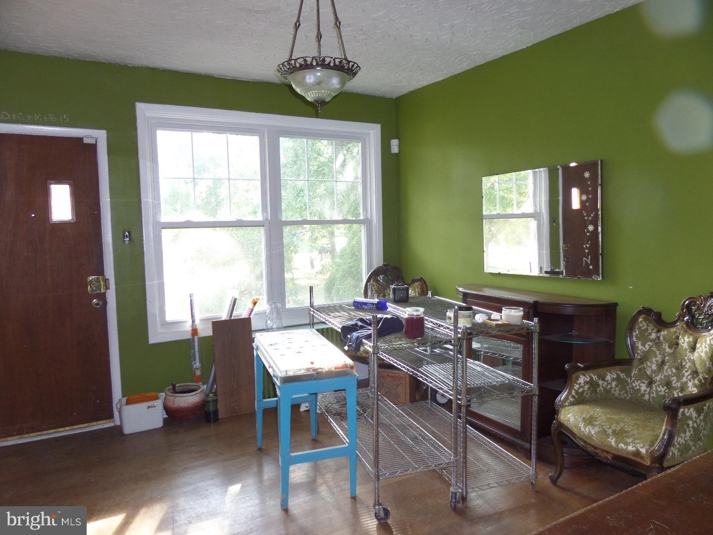 236 Sylvan Avenue Rutledge, PA 19070 - Photo 10 of 24 Living Room
