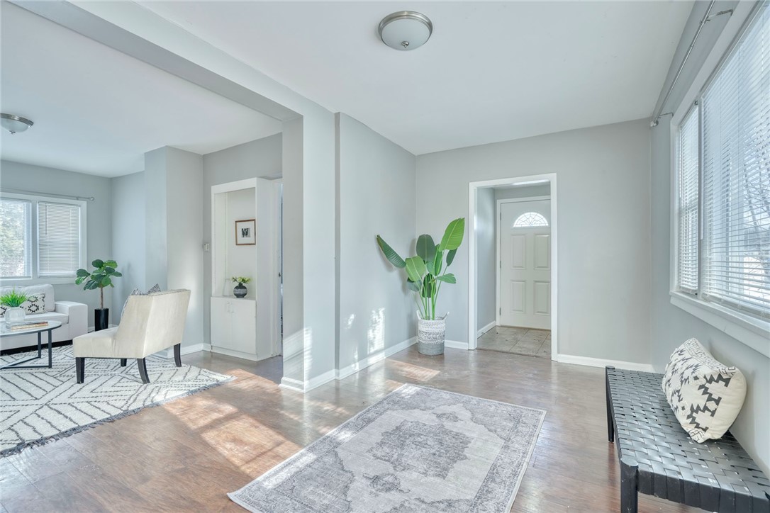 883 Brown Road Irondequoit, NY 14622 - Photo 7 of 41