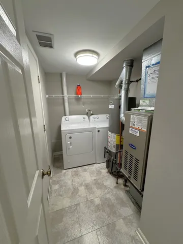 $2,400 | 1978 Gary Court, Unit B, Schaumburg, IL 60193