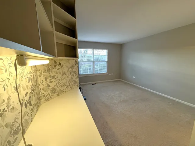 $2,400 | 1978 Gary Court, Unit B, Schaumburg, IL 60193