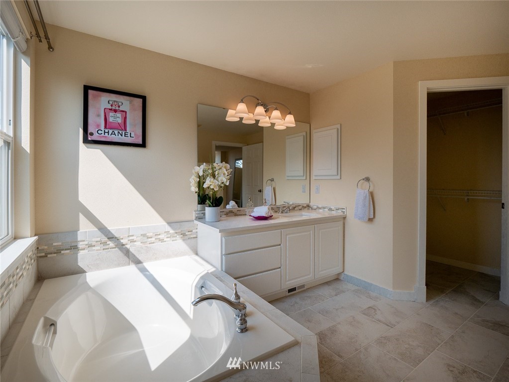 4011 Northeast 18th Street Renton, WA 98056 - Photo 18 of 25