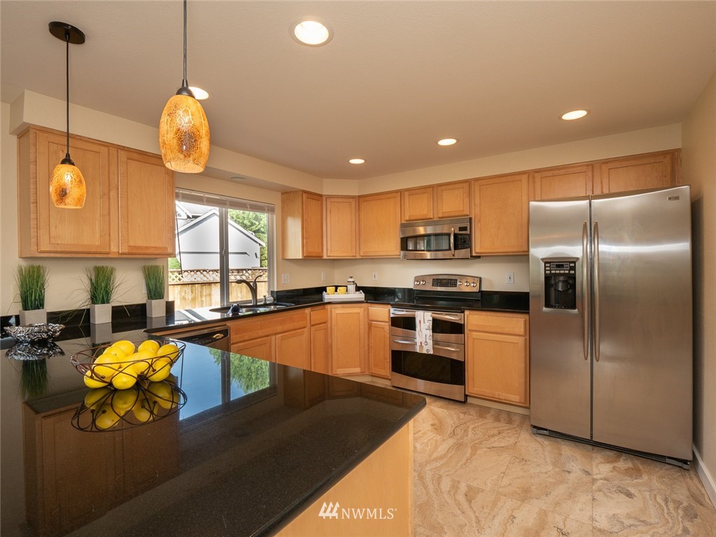 4011 Northeast 18th Street Renton, WA 98056 - Photo 7 of 25