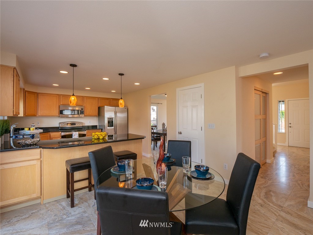 4011 Northeast 18th Street Renton, WA 98056 - Photo 9 of 25