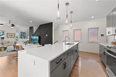 $725,000 | 2445 Tracy Avenue, Kansas City, MO 64108