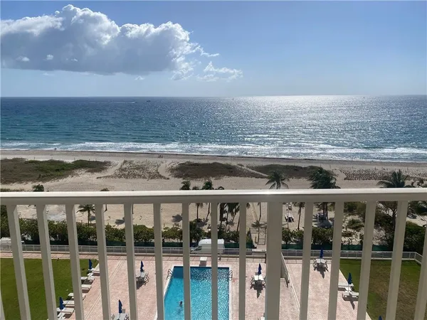 $2,795 | 750 North Ocean Boulevard, Unit 1009, Pompano Beach, FL 33062