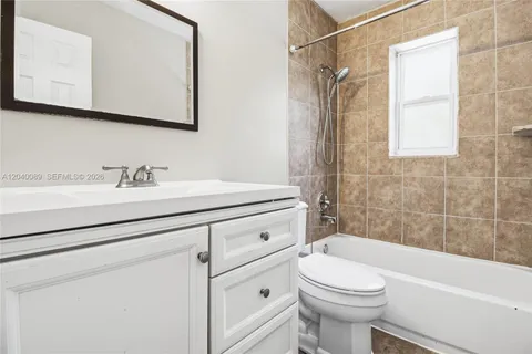 $2,700 | 610 Southwest 2nd Avenue, Unit 1, Dania Beach, FL 33004