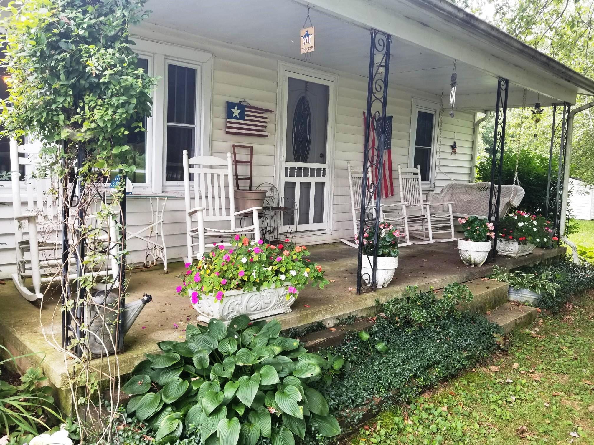 540 Parker Road Manchester, TN 37355 - Photo 12 of 30 front view of a house with a yard