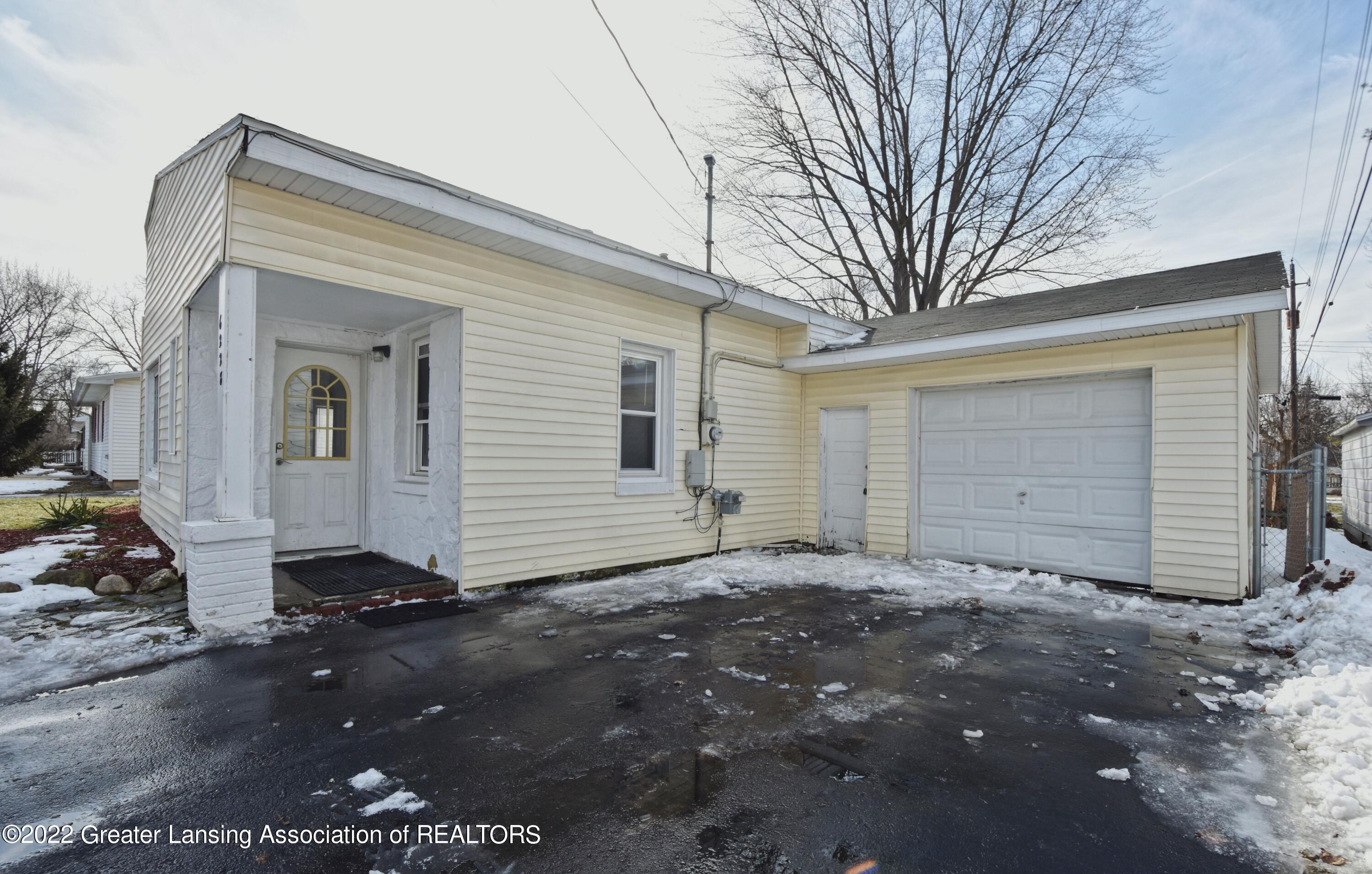 6228 Grovenburg Road Lansing, MI 48911 - Photo 34 of 35 34