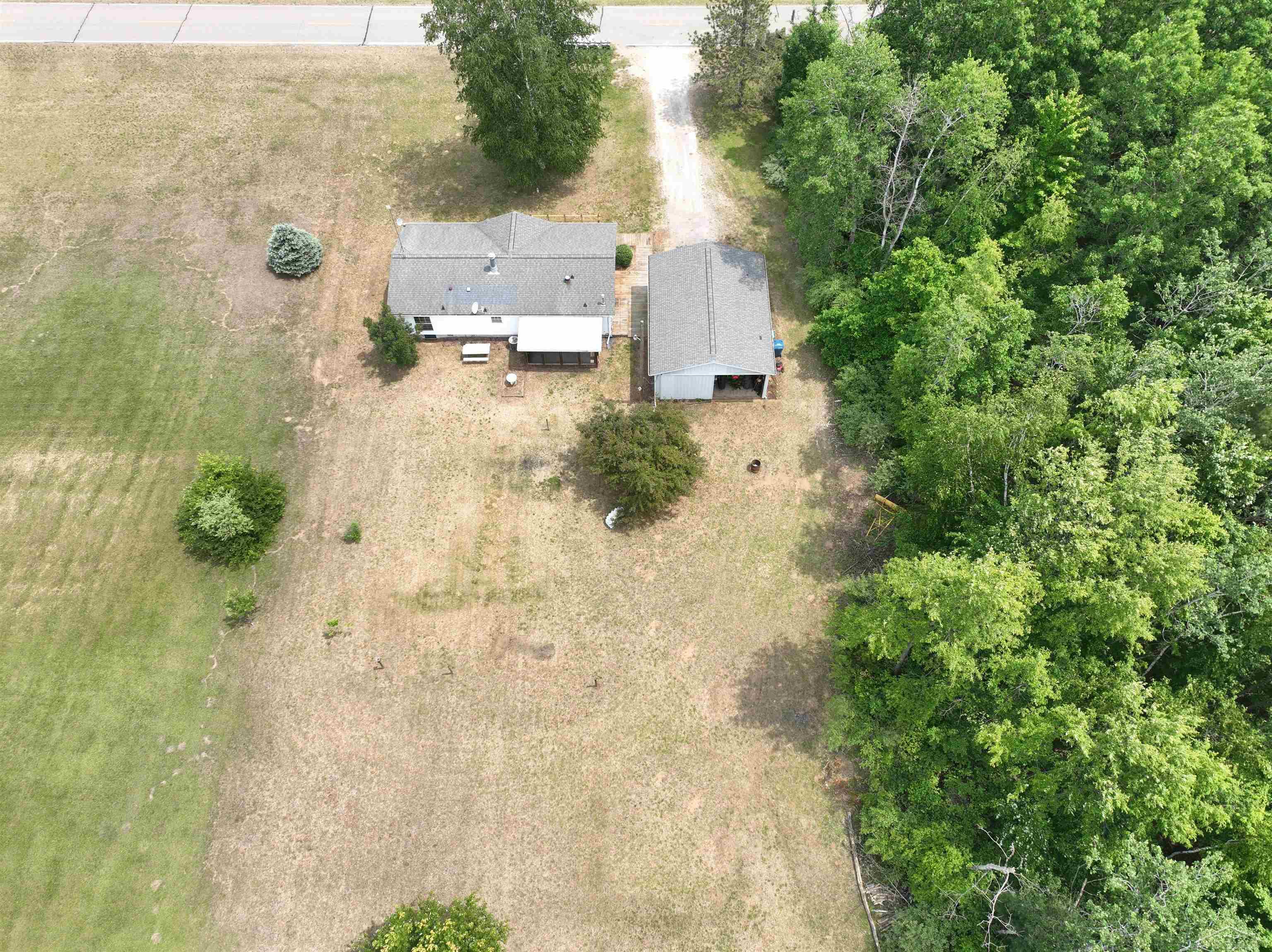 6188 Oak Road Vassar, MI 48768 - Photo 6 of 20 50112160-5.JPG