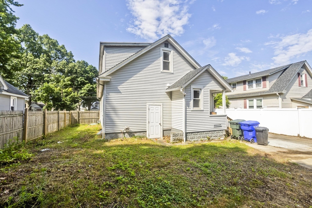 121 Dorset Street Springfield, MA 01108 - Photo 38 of 40