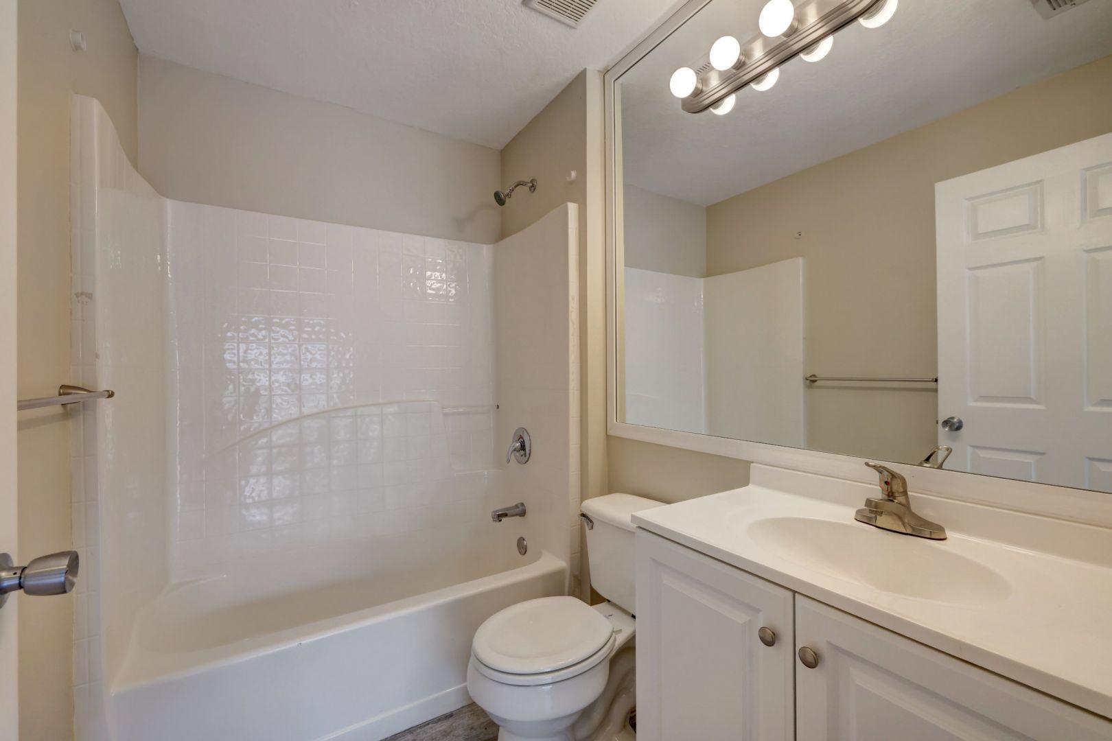 817 Southwest Commonwealth Road Port St. Lucie, FL 34953 - Photo 27 of 39 Bathroom #2