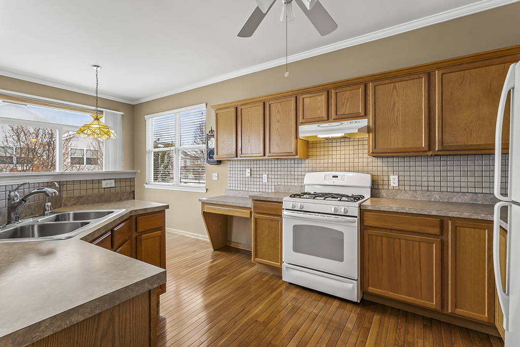 1553 Benzie Circle Romeoville, IL 60446 - Photo 10 of 26