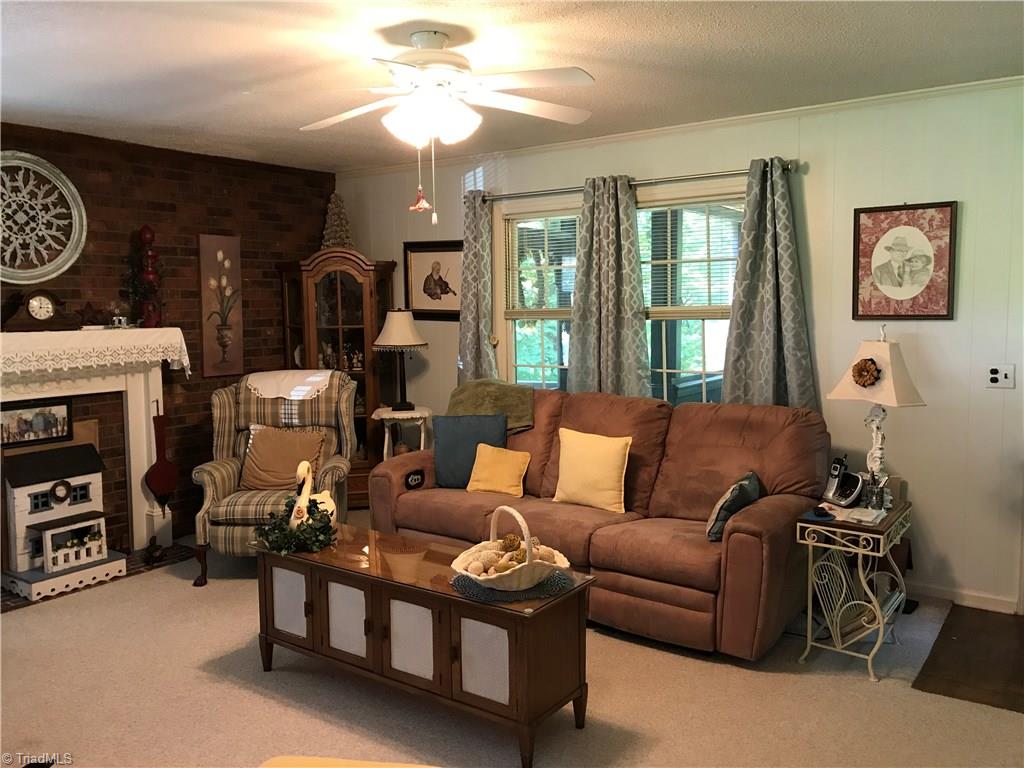 1628 Pepperidge Road Asheboro, NC 27205 - Photo 4 of 29 Gallery Image 4