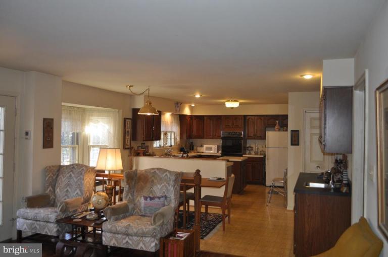 1507 Elk Point Drive Reston, VA 20194 - Photo 4 of 25 Family Room