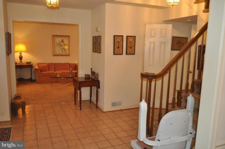 1507 Elk Point Drive Reston, VA 20194 - Photo 7 of 25 Entrance / Foyer