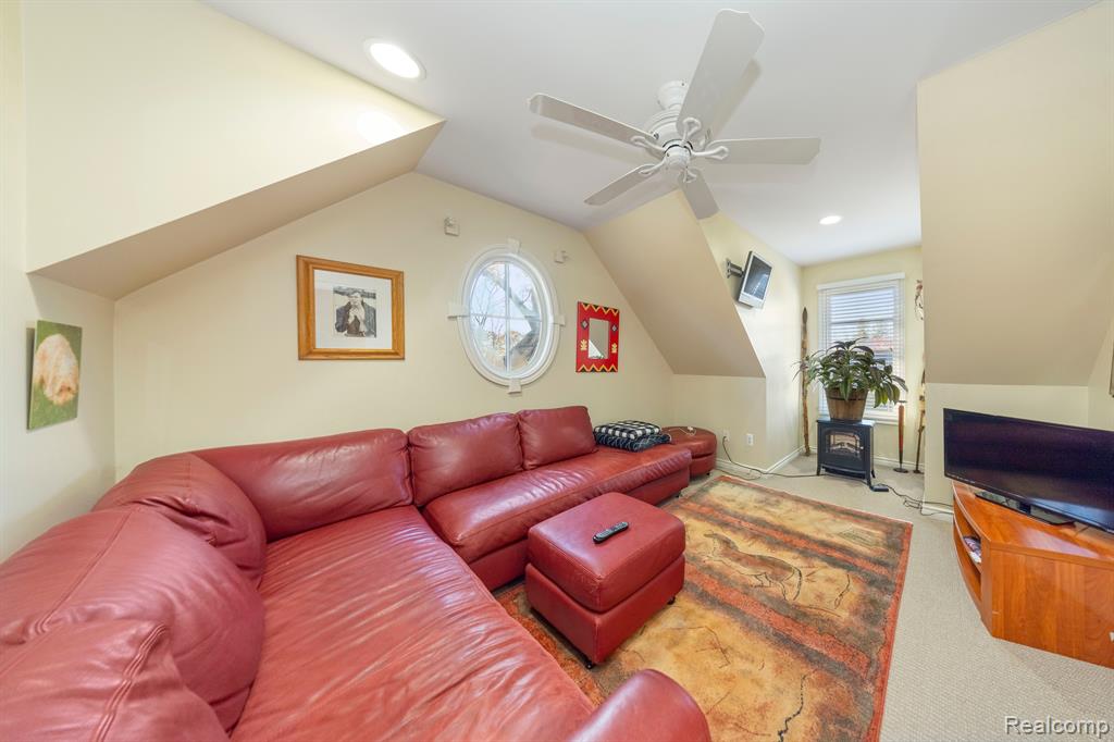 4326 Commerce Road West Bloomfield, MI 48324 - Photo 56 of 75