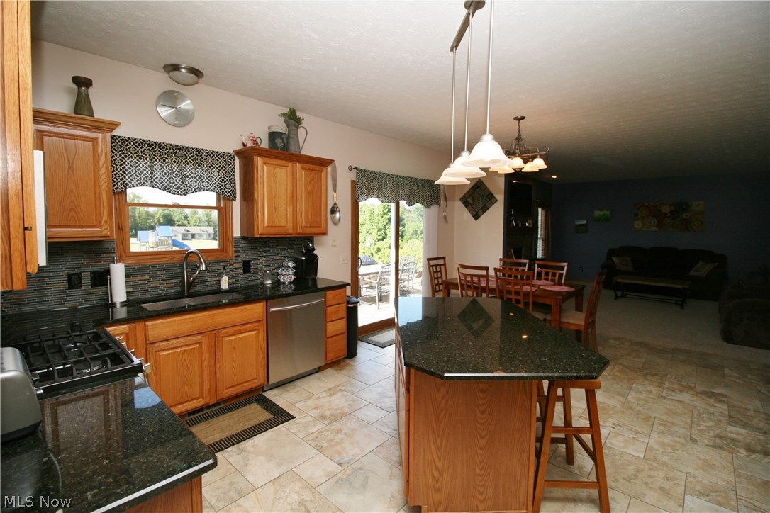 1424 Center Road Clinton, OH 44216 - Photo 4 of 32
