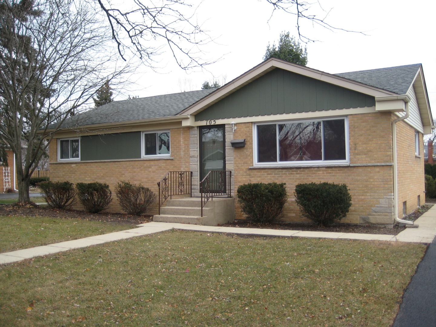 105 South Audrey Lane Mount Prospect, IL 60056 - Photo 1 of 31