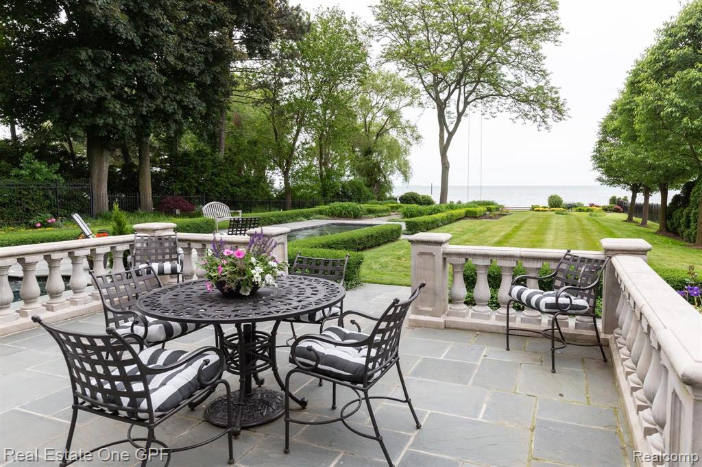 992 Lake Shore Road Grosse Pointe Shores, MI 48236 - Photo 52 of 59