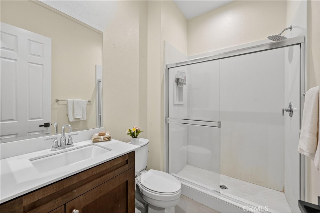 17549 Bretton Woods Place Riverside, CA 92504 - Photo 27 of 38 Mini-suite #1 full bathroom