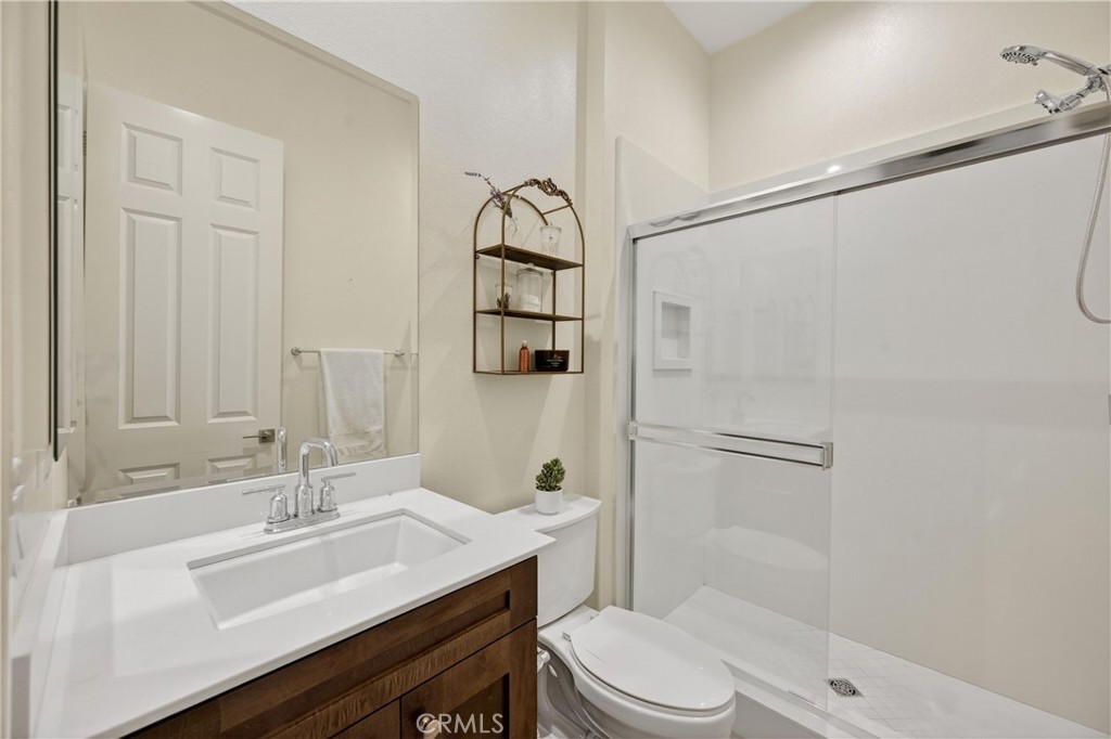 17549 Bretton Woods Place Riverside, CA 92504 - Photo 29 of 38 Mini-suite #2 full bathroom