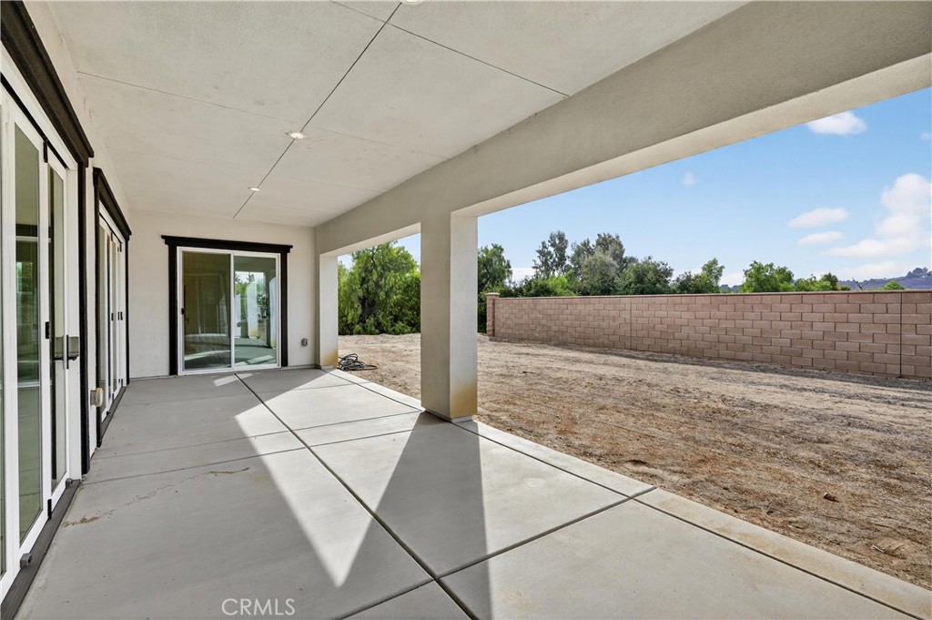 17549 Bretton Woods Place Riverside, CA 92504 - Photo 35 of 38 Recess lighting in CA room