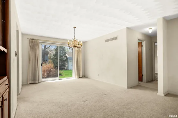 $169,900 | 3823 North Saymore Lane, Peoria, IL 61615