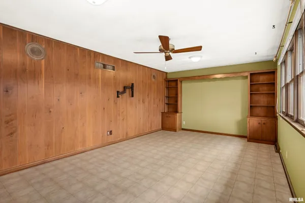 $169,900 | 3823 North Saymore Lane, Peoria, IL 61615