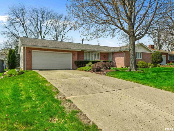 $169,900 | 3823 North Saymore Lane, Peoria, IL 61615
