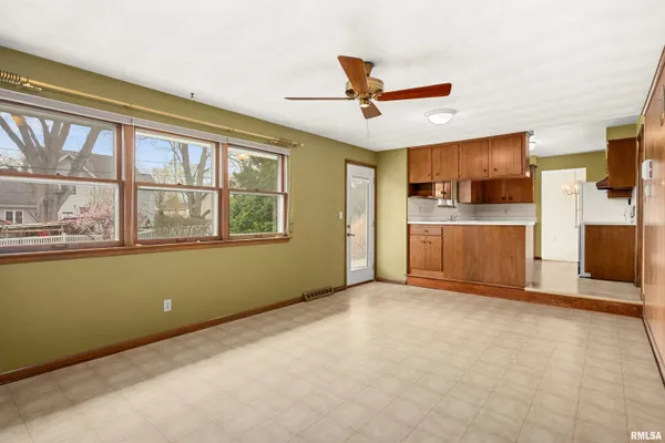 $169,900 | 3823 North Saymore Lane, Peoria, IL 61615