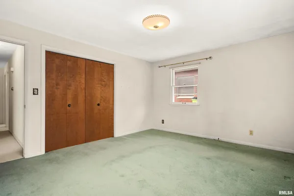 $169,900 | 3823 North Saymore Lane, Peoria, IL 61615