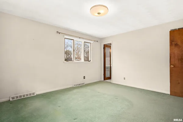 $169,900 | 3823 North Saymore Lane, Peoria, IL 61615