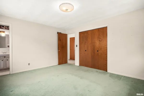 $169,900 | 3823 North Saymore Lane, Peoria, IL 61615