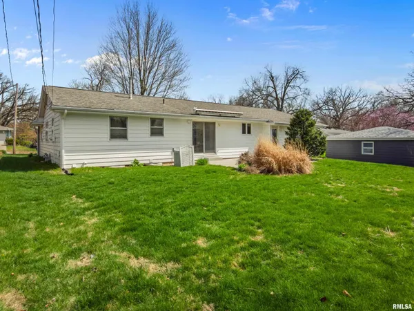 $169,900 | 3823 North Saymore Lane, Peoria, IL 61615