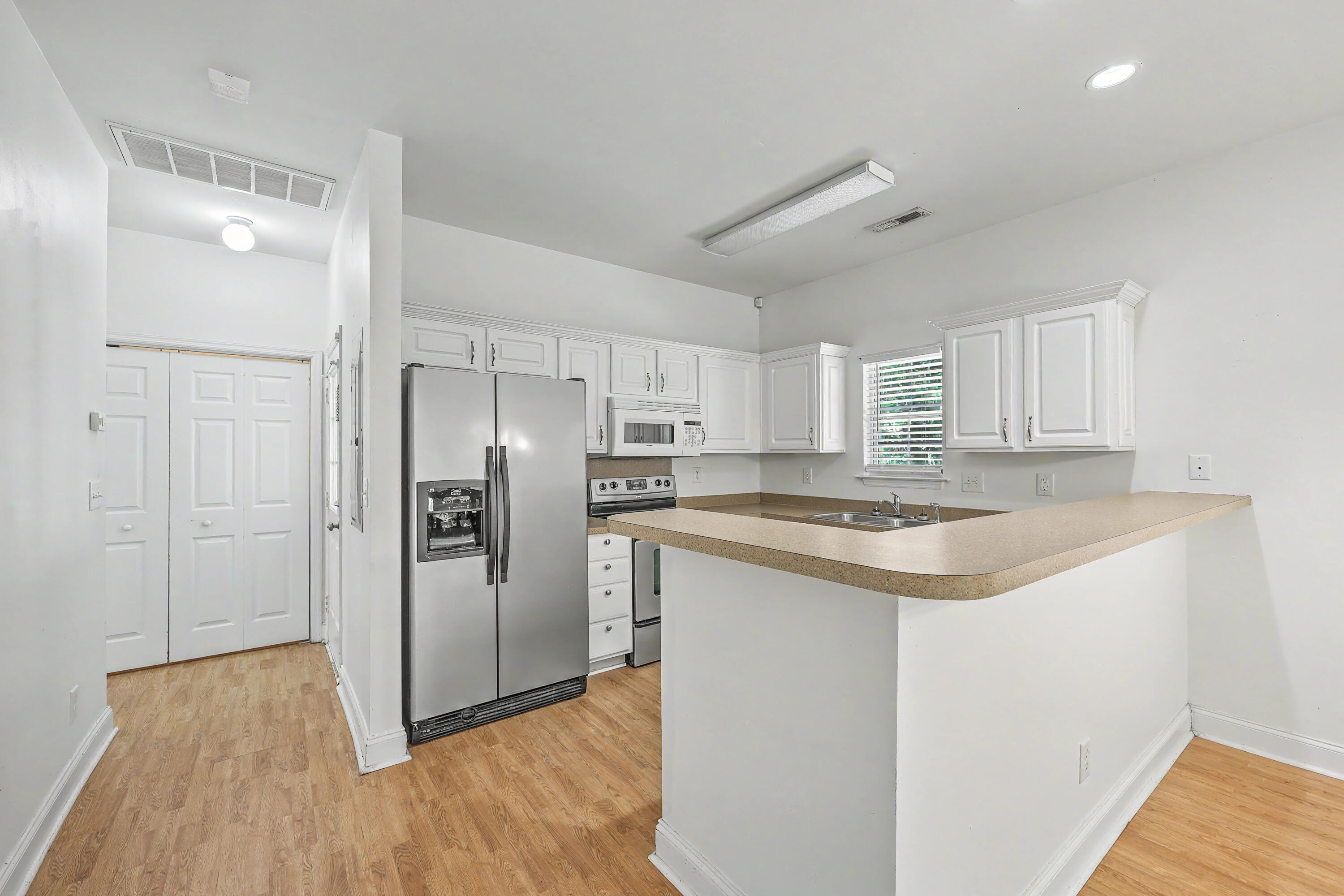 1761 Kenwood Road Manning, SC 29102 - Photo 13 of 37 ZYN_6378_79_80_81_82_83_84