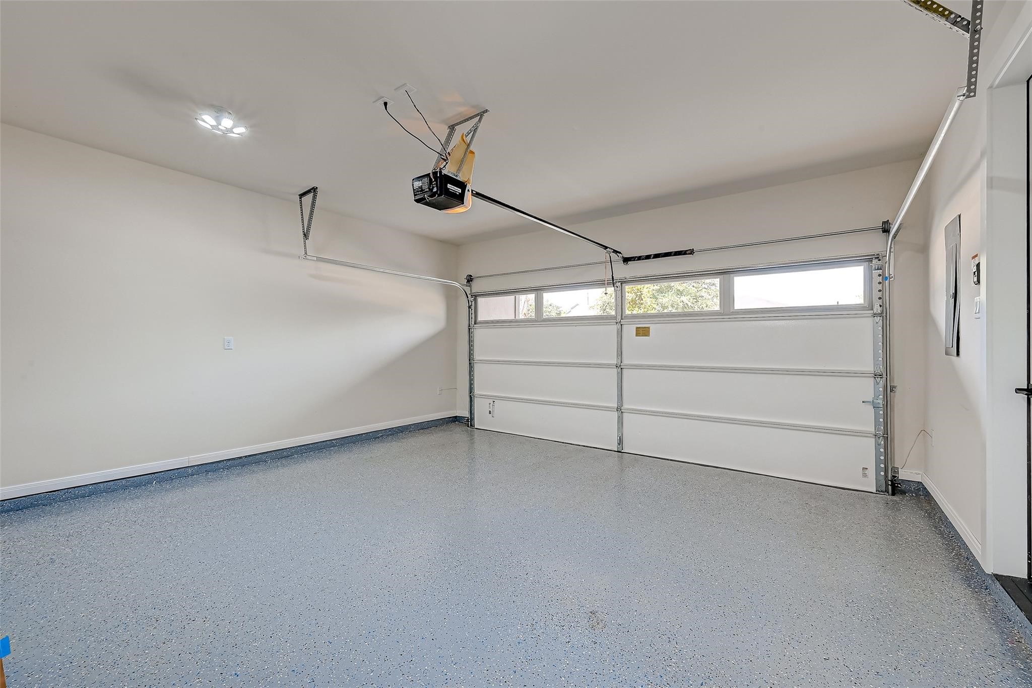 2905 Nagle Street Houston, TX 77004 - Photo 38 of 41 a view of a garage