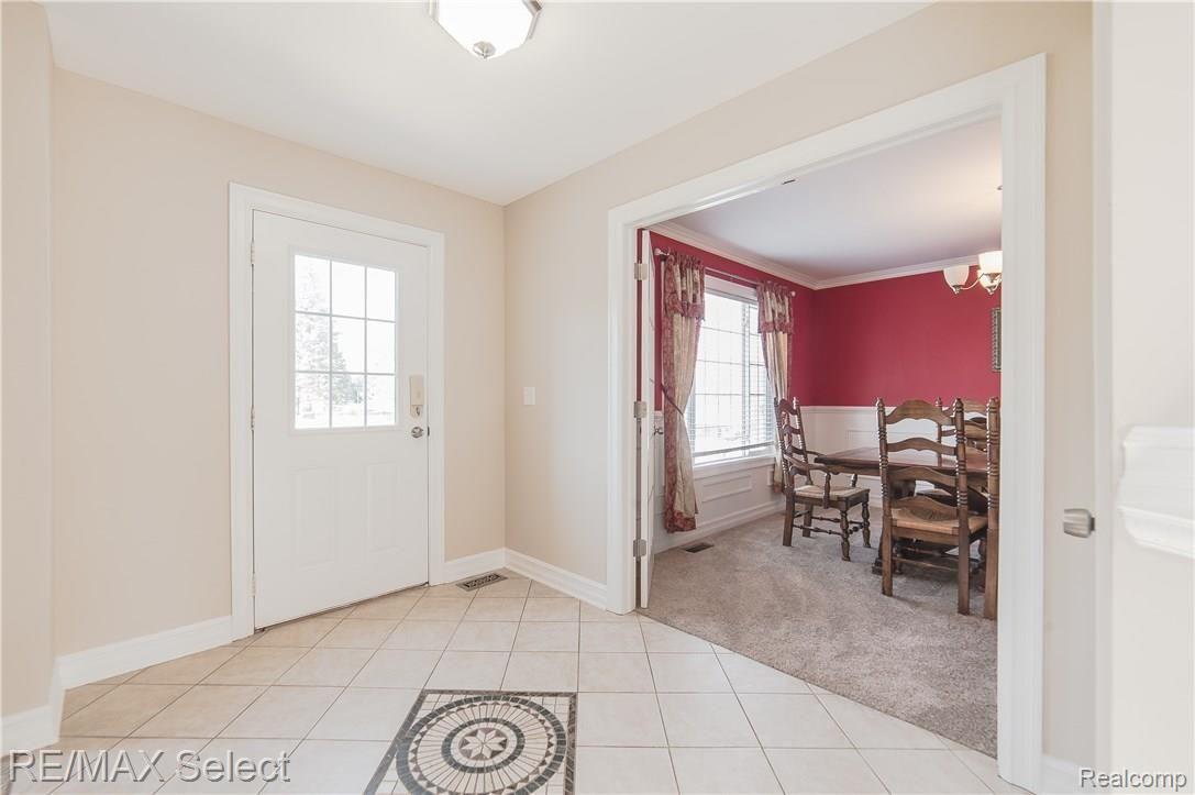 1189 Petts Road Fenton, MI 48430 - Photo 6 of 31 1189 Petts-8.jpg