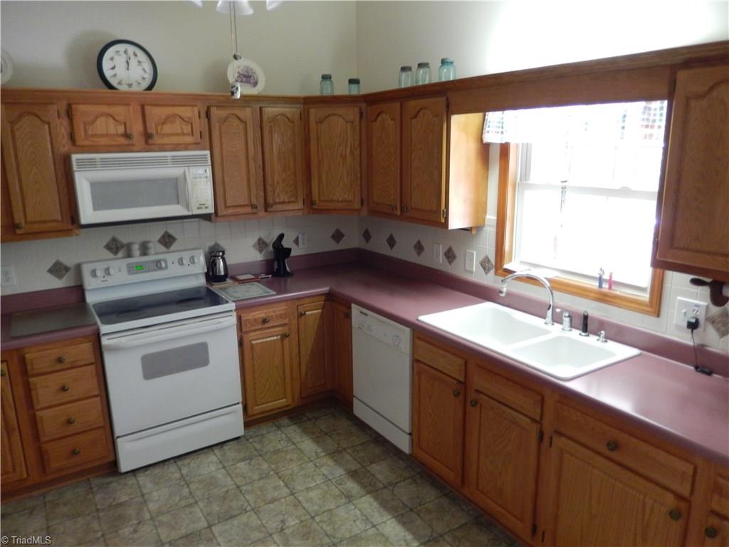 3023 Crousetown Road Denton, NC 27239 - Photo 5 of 23