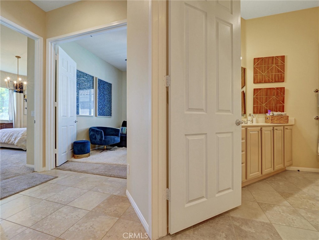 887 Westchester Road Beaumont, CA 92223 - Photo 35 of 41 a view of a livingroom and a bathroom
