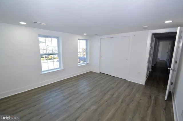 $2,400 | 211 East Union Street, Unit 5, Burlington, NJ 08016