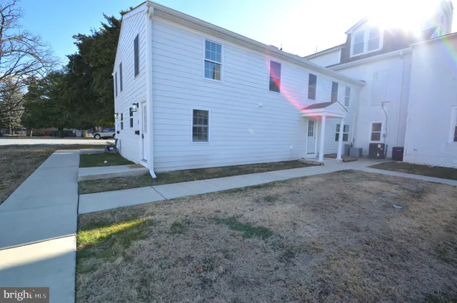 $2,400 | 211 East Union Street, Unit 5, Burlington, NJ 08016