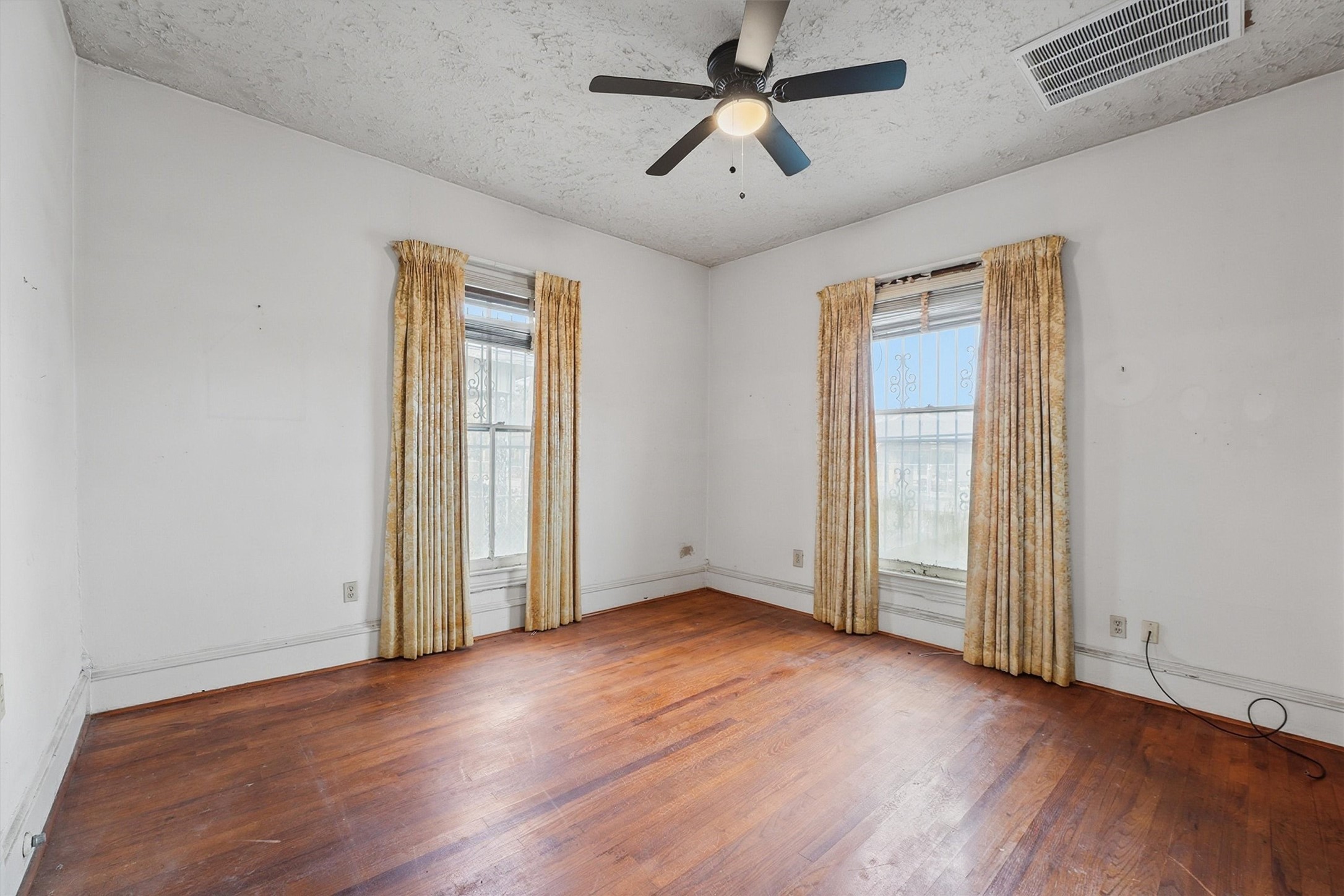 2109 Gentry Street Houston, TX 77009 - Photo 3 of 22