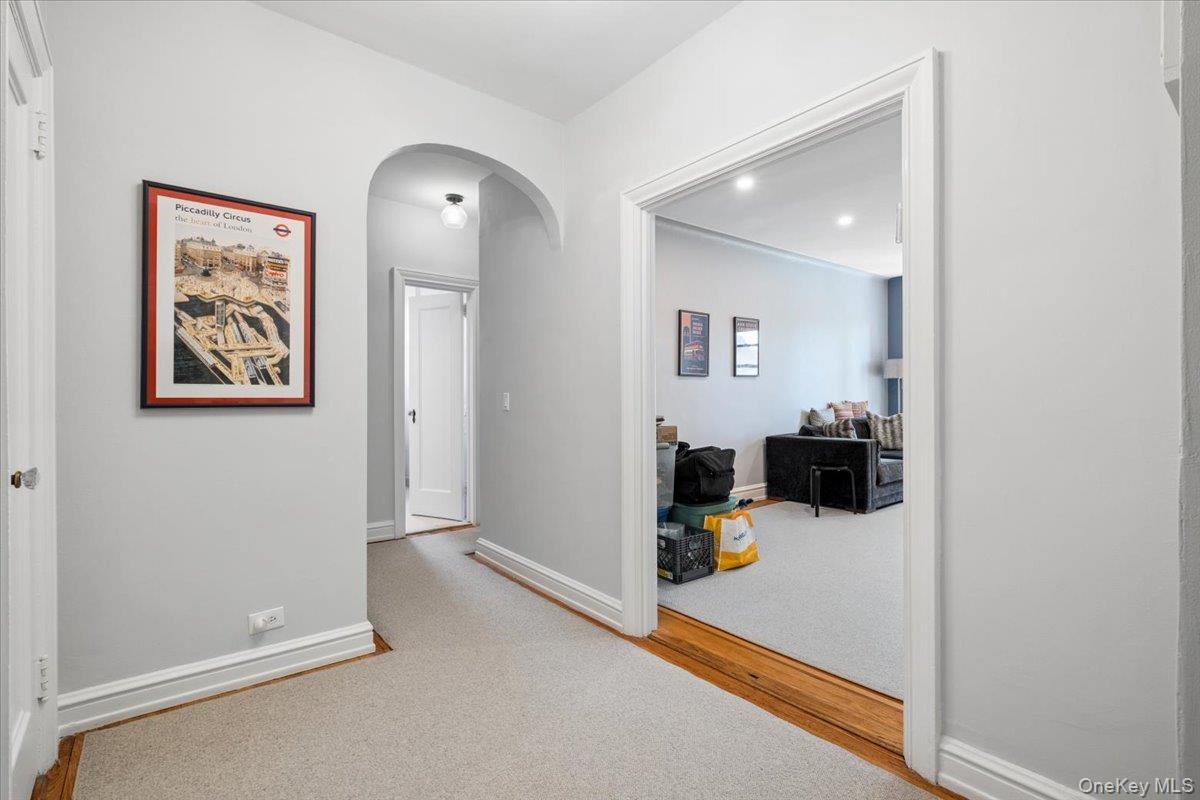 143 Garth Road, Unit 5L Scarsdale, NY 10583 - Photo 4 of 22 Entrance Foyer w/ view of Living Room