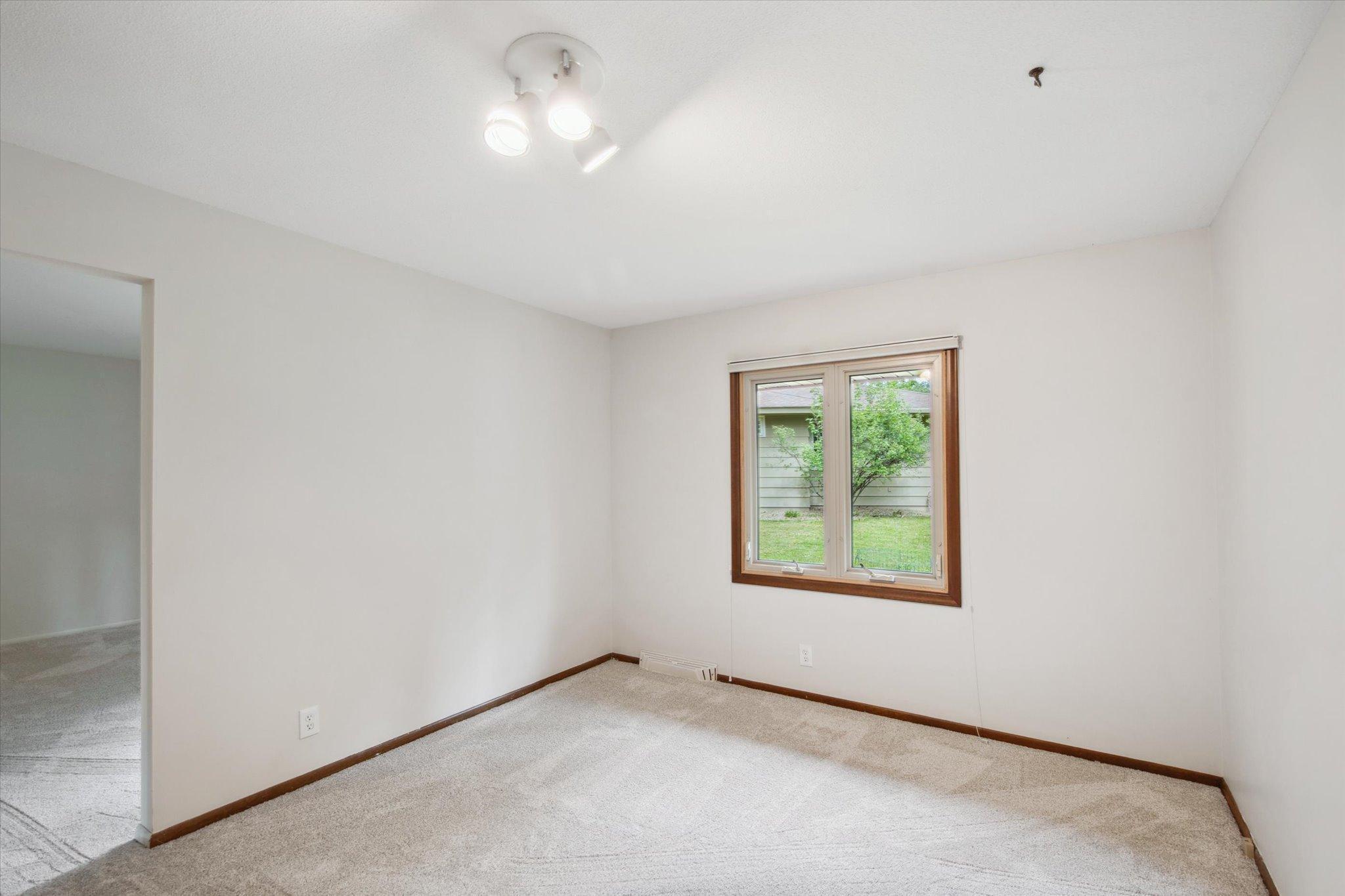 4909 Westgate Road Minnetonka, MN 55345 - Photo 33 of 41 Gallery Image 33