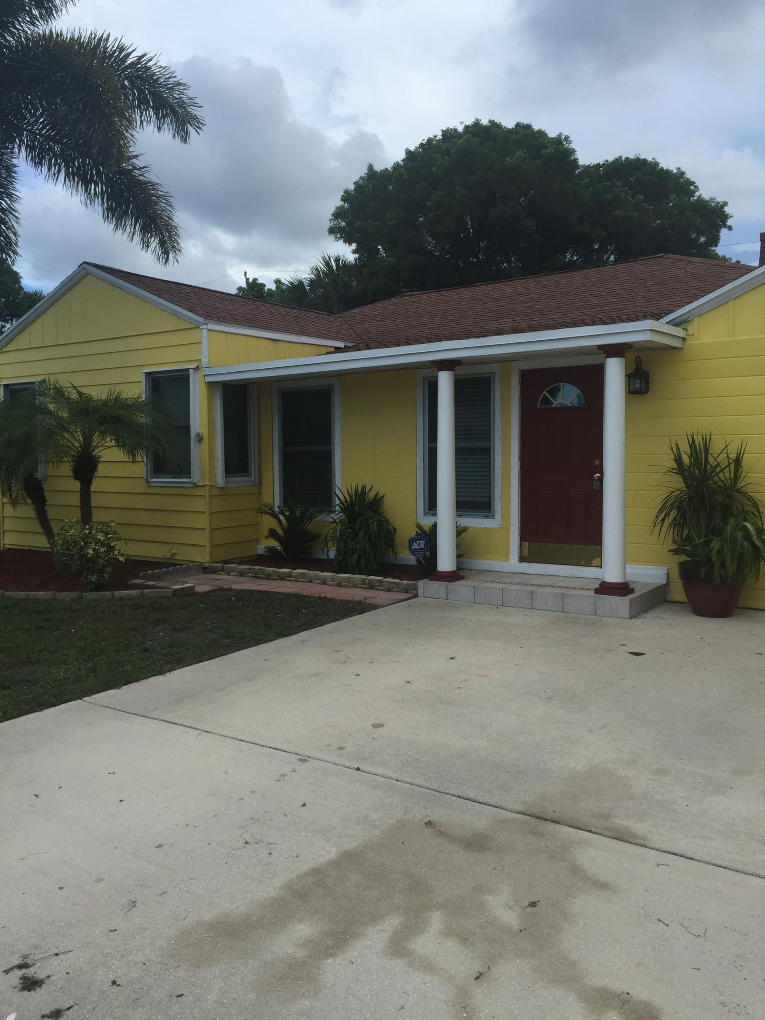 820 Hampton Road West Palm Beach, FL 33405 - Photo 3 of 15 front